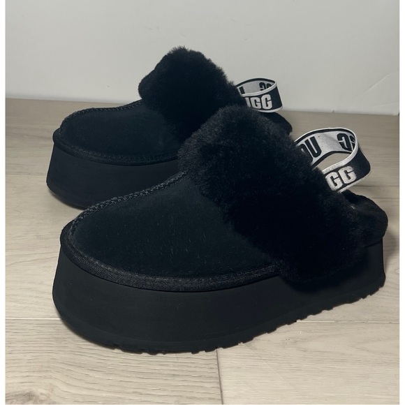 UGG Funkette Women’s Black Fluff Platform Shoes SZ 9 - Picture 4 of 9